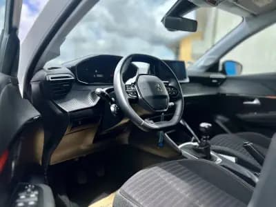 Vendo Peugeot 208 2022 - 15950 EUR, 71000 km - AUTO.MOTO.pt