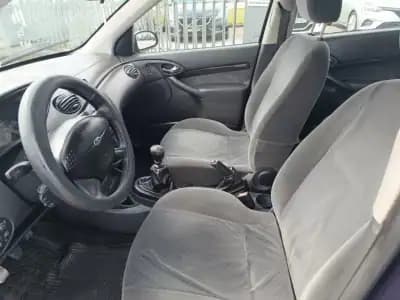 Vendo Ford Focus 2002 - 1800 EUR, 400000 km - AUTO.MOTO.pt