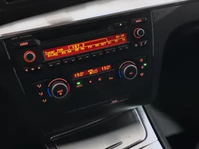 Sell BMW 118 2011 - 13990 EUR, 221772 km - AUTO.MOTO.pt