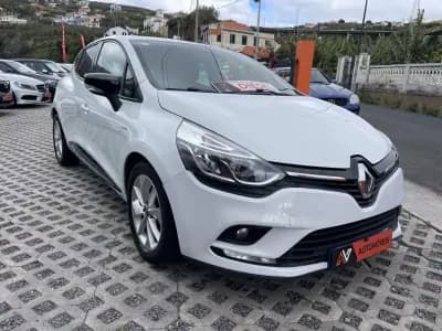 Vendo Renault Clio 2018 - 13950 EUR, 110232 km - AUTO.MOTO.pt