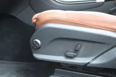 Vendo Mercedes-Benz GLC 300 2020 - 36900 EUR, 148682 km - AUTO.MOTO.pt