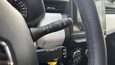 Vendo Renault Clio 2023 - 14499 EUR, 111021 km - AUTO.MOTO.pt