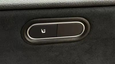 Vendo Mercedes-Benz CLA 180 2023 - 34970 EUR, 70000 km - AUTO.MOTO.pt