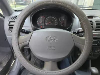 Vendo Hyundai Accent 2003 - 1750 EUR, 239893 km - AUTO.MOTO.pt