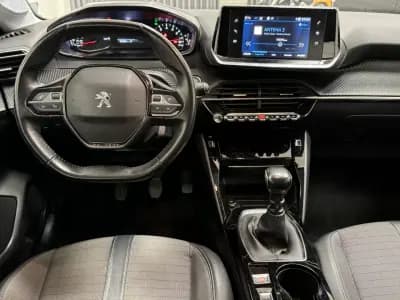 Vendo Peugeot 208 2020 - 13890 EUR, 63000 km - AUTO.MOTO.pt