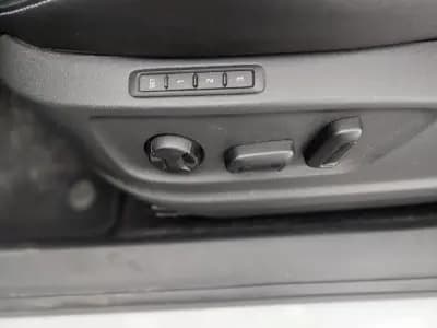 Sell Skoda Karoq 2021 - 24800 EUR, 105804 km - AUTO.MOTO.pt