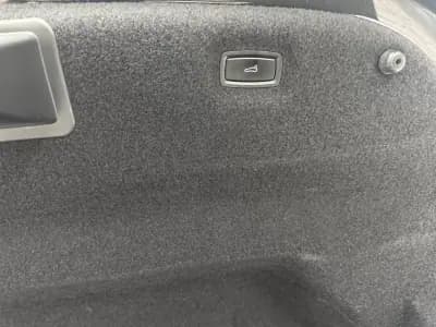 Sell Porsche Taycan 2021 - 63000 EUR, 95033 km - AUTO.MOTO.pt