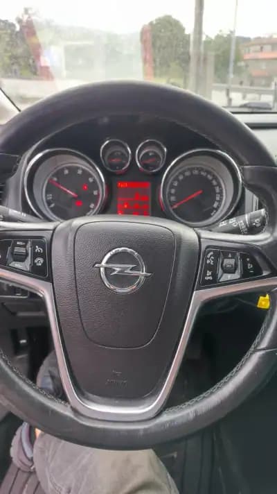 Vendo Opel Astra Sports Tourer 2016 - 9998 EUR, 162378 km - AUTO.MOTO.pt