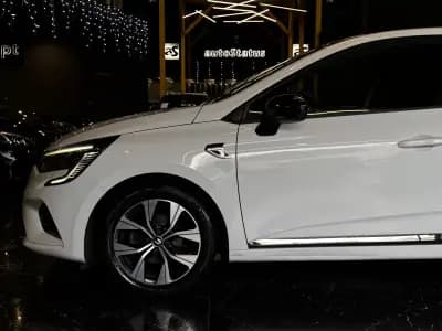 Vendo Renault Clio 2022 - 13990 EUR, 72588 km - AUTO.MOTO.pt