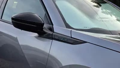 Vendo Peugeot 2008 2021 - 16250 EUR, 42900 km - AUTO.MOTO.pt