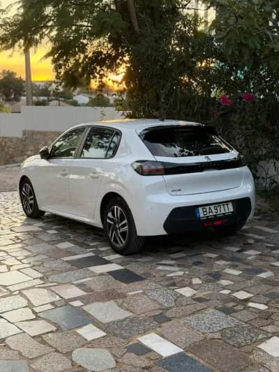 Sell Peugeot 208 2023 - 15900 EUR, 42978 km - AUTO.MOTO.pt