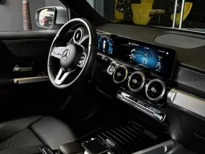 Vendo Mercedes-Benz GLB 200 2023 - 44990 EUR, 40300 km - AUTO.MOTO.pt