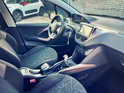 Vendo Peugeot 2008 2013 - 10900 EUR, 168000 km - AUTO.MOTO.pt