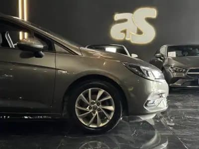 Vendo Opel Astra Sports Tourer 2020 - 13990 EUR, 89500 km - AUTO.MOTO.pt