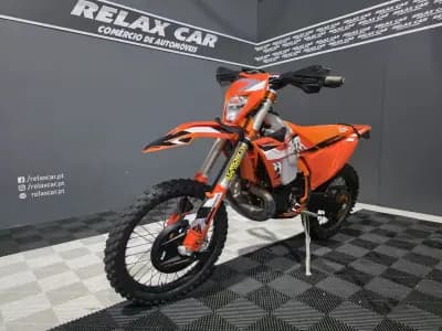 Vendo mota KTM SX 300 2023 - 10500 EUR, 77 km - AUTO.MOTO.pt