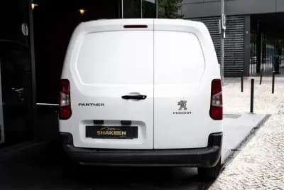 Vendo Peugeot Partner 2021 - 12990 EUR, 103902 km - AUTO.MOTO.pt