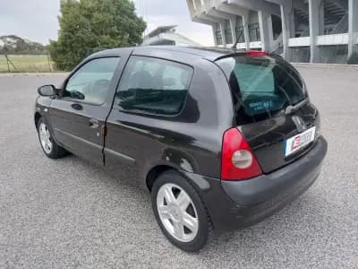 Sell Renault Clio 2004 - 2990 EUR, 268181 km - AUTO.MOTO.pt