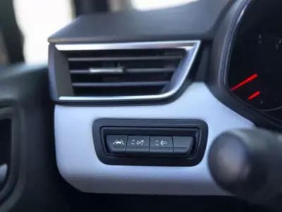 Vendo Renault Clio 2023 - 14900 EUR, 55991 km - AUTO.MOTO.pt