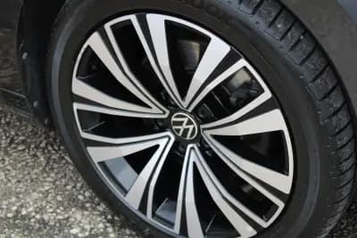 Vendo Volkswagen Arteon 2021 - 25990 EUR, 155000 km - AUTO.MOTO.pt