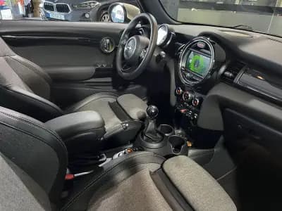 Vendo MINI 2019 - 24800 EUR, 28470 km - AUTO.MOTO.pt