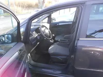 Vendo Opel 1204 2013 - 11900 EUR, 71387 km - AUTO.MOTO.pt