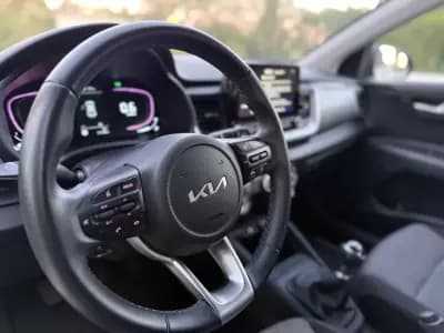 Sell Kia Stonic 2024 - 17699 EUR, 10000 km - AUTO.MOTO.pt