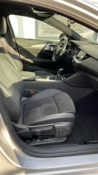 Sell Opel Insignia Sports Tourer 2020 - 21450 EUR, 125476 km - AUTO.MOTO.pt