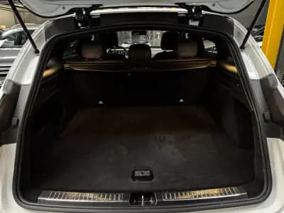 Vendo Mercedes-Benz EQC 2023 - 44990 EUR, 60200 km - AUTO.MOTO.pt