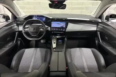 Vendo Peugeot 308 2023 - 19950 EUR, 38478 km - AUTO.MOTO.pt