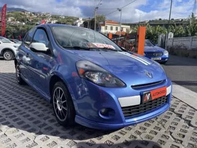 Vendo Renault Clio 2011 - 8750 EUR, 227156 km - AUTO.MOTO.pt