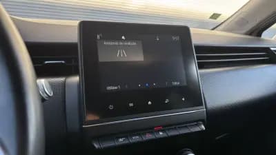 Vendo Renault Clio 2021 - 12600 EUR, 115121 km - AUTO.MOTO.pt