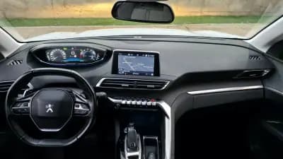 Vendo Peugeot 3008 2018 - 16990 EUR, 131000 km - AUTO.MOTO.pt