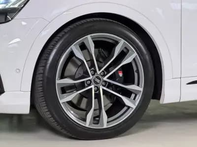 Vendo Audi SQ8 2019 - 99950 EUR, 49398 km - AUTO.MOTO.pt