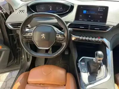 Vendo Peugeot 3008 2018 - 19900 EUR, 138000 km - AUTO.MOTO.pt