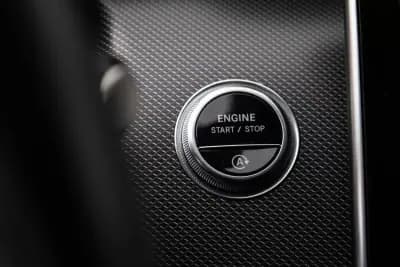 Vendo Mercedes-Benz C 200 2023 - 34900 EUR, 117000 km - AUTO.MOTO.pt