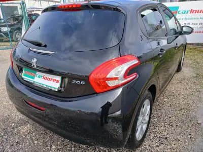 Sell Peugeot 208 2015 - 7450 EUR, 100037 km - AUTO.MOTO.pt