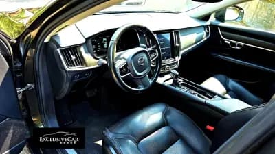 Sell Volvo V90 Cross Country 2019 - 24900 EUR, 215000 km - AUTO.MOTO.pt