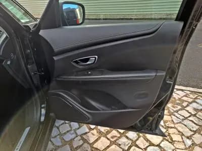 Vendo Renault Grand Scénic 2017 - 13990 EUR, 140000 km - AUTO.MOTO.pt