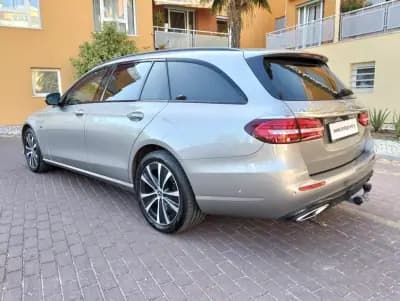 Vendo Mercedes-Benz E 300 2020 - 31480 EUR, 125000 km - AUTO.MOTO.pt