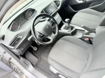 Vendo Peugeot 308 SW 2020 - 15900 EUR, 58622 km - AUTO.MOTO.pt