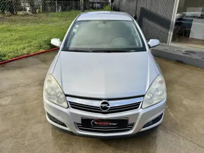 Vendo Opel Astra 2007 - 3999 EUR, 220000 km - AUTO.MOTO.pt