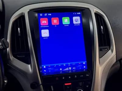 Vendo Opel Astra Sports Tourer 2011 - 6250 EUR, 235000 km - AUTO.MOTO.pt