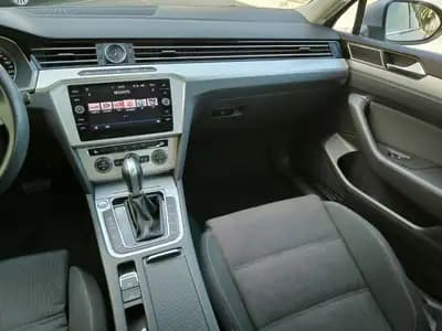 Vendo Volkswagen Passat 2019 - 18950 EUR, 155079 km - AUTO.MOTO.pt