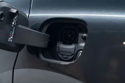 Sell Porsche Macan 2024 - 87950 EUR, 16000 km - AUTO.MOTO.pt