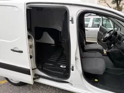 Vendo Citroën Berlingo 2015 - 8900 EUR, 221000 km - AUTO.MOTO.pt