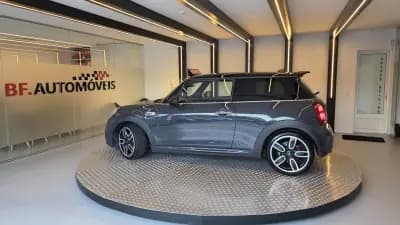 Vendo MINI 2019 - 24900 EUR, 114062 km - AUTO.MOTO.pt