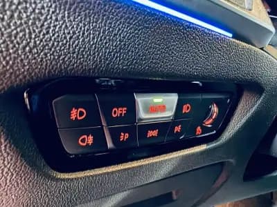 Vendo BMW 318 2021 - 34990 EUR, 23310 km - AUTO.MOTO.pt