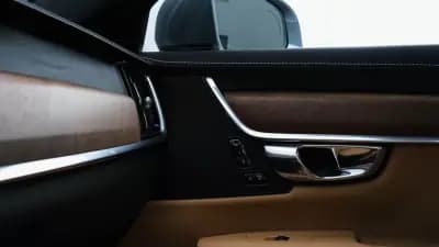 Sell Volvo S90 2016 - 24750 EUR, 266000 km - AUTO.MOTO.pt