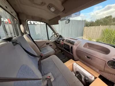 Vendo Renault Master 2001 - 4990 EUR, 399900 km - AUTO.MOTO.pt