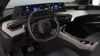 Vendo Peugeot 5008 2025 - 33900 EUR, 25000 km - AUTO.MOTO.pt